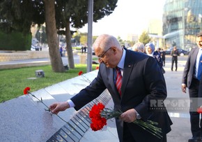 Yasar Guler visits Turkish Martyrs' Memorial in Baku