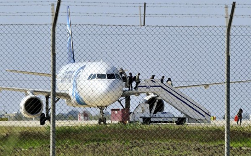 Пассажир захваченного рейса EgyptAir рассказал подробности произошедшего