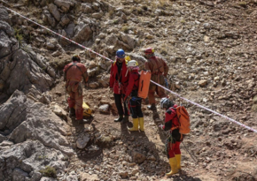 Турция направила в Иран спасателей-альпинистов для помощи в поисках вертолета Раиси