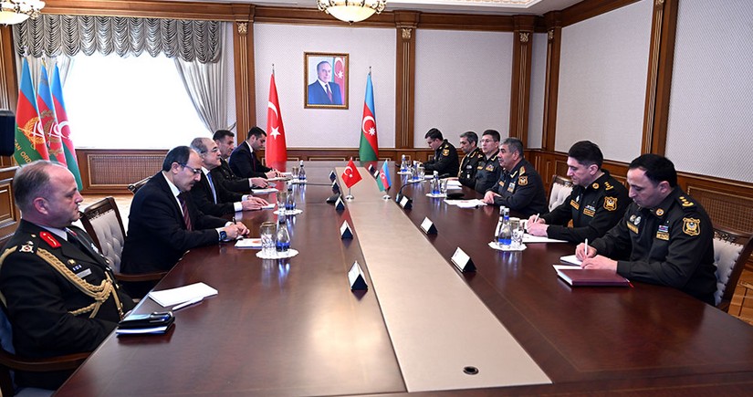 Министр обороны Азербайджана обсудил вопросы сотрудничества с замминистра национальной обороны Турции