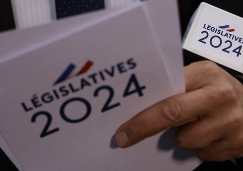 Во Франции со второго тура выборов снялись около 100 кандидатов