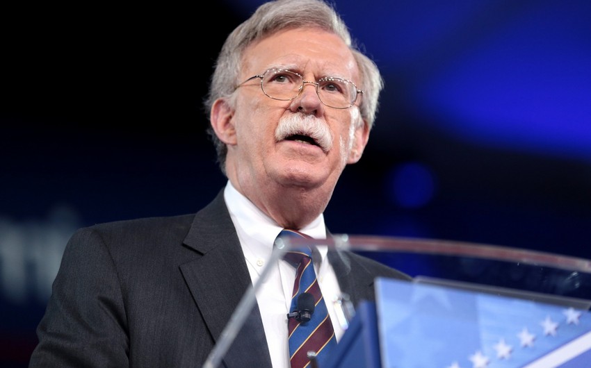 Con Bolton İrana qarşı sanksiyaların yumşaldılmasını istisna edib