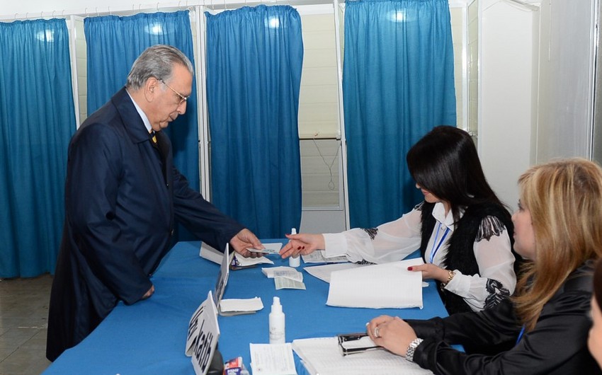 ​Head of Presidential Administration Ramiz Mehdiyev voted