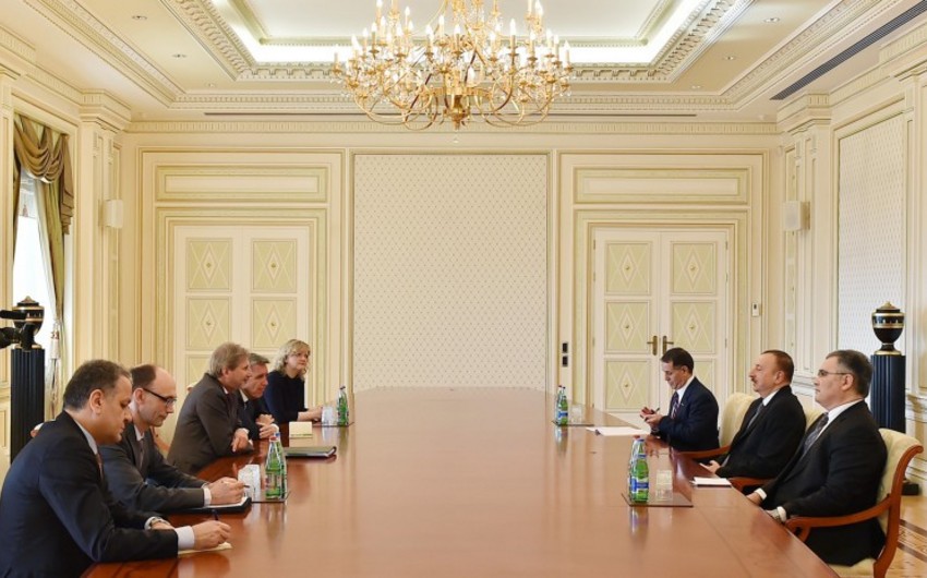 Президент Азербайджана принял делегацию во главе с комиссаром ЕС