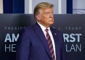 Trump pardons ex-national security adviser