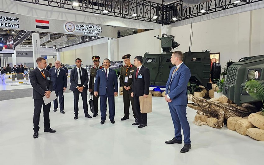 Azerbaijani defense minister views samples of modern weapons and military equipment at EDEX-2023 exhibition