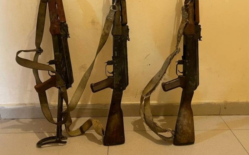 В Ханкенди обнаружено 11 гранат и 17 автоматов