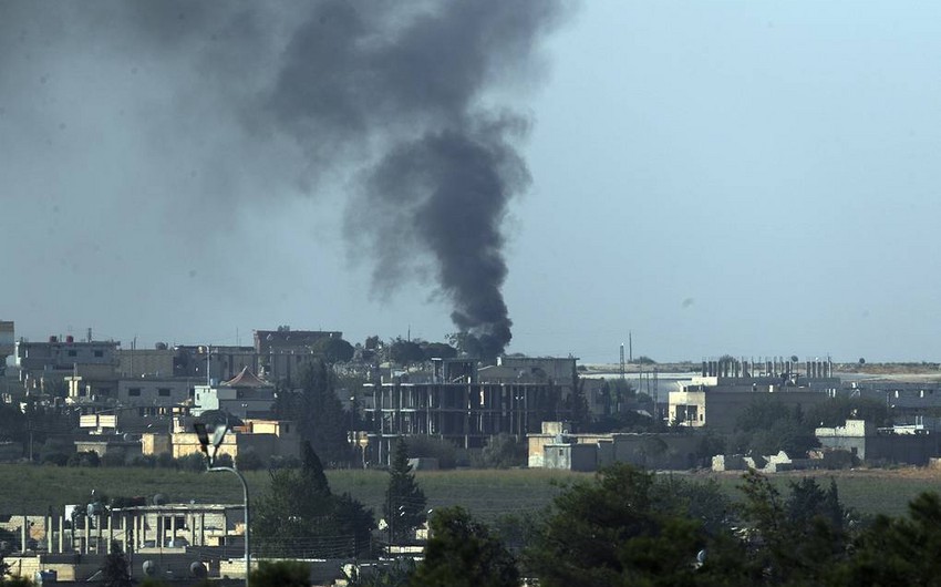 Bloomberg: колонна сирийской армии попала под авиаобстрел у Манбиджа