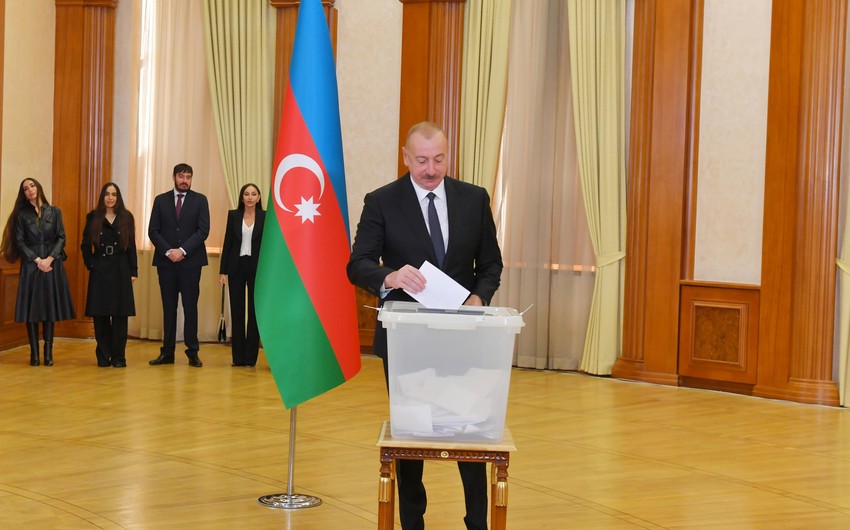 President Ilham Aliyev, First Lady Mehriban Aliyeva, their family members vote in Khankandi