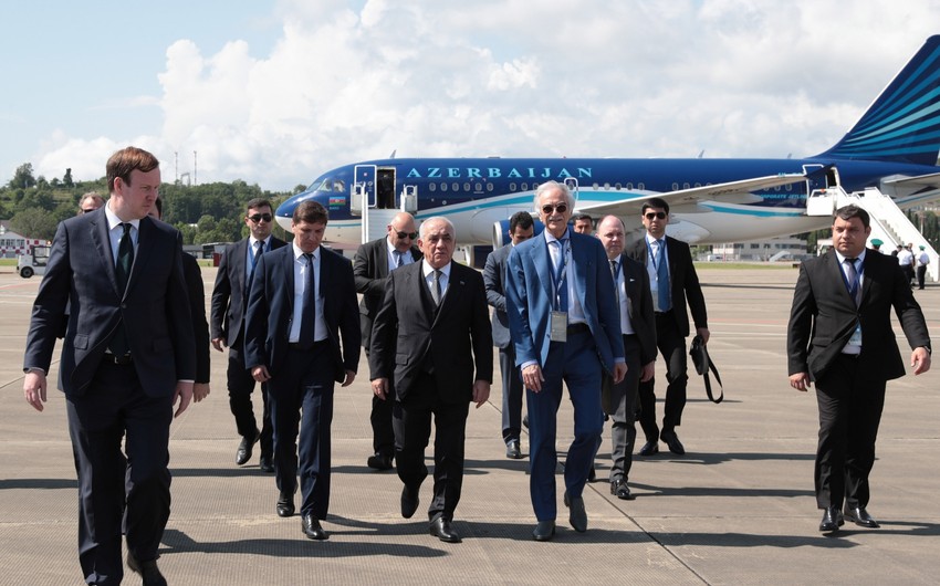 Премьер-министр Али Асадов прибыл с рабочим визитом в Сочи