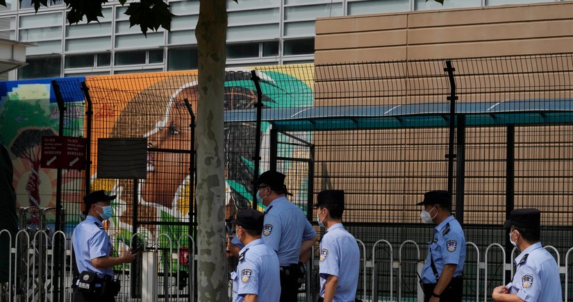 Knife attack in Shanghai kills 3