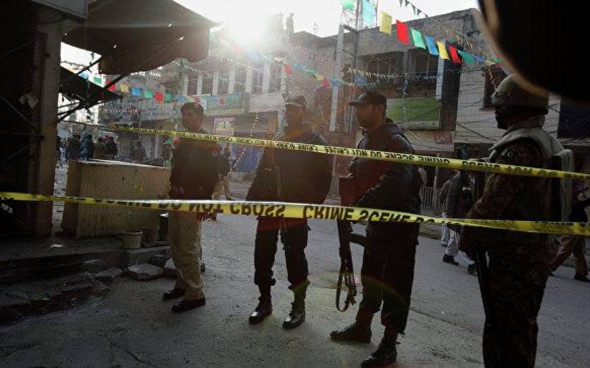 Deadly blast in Pakistan mosque kills at least 10