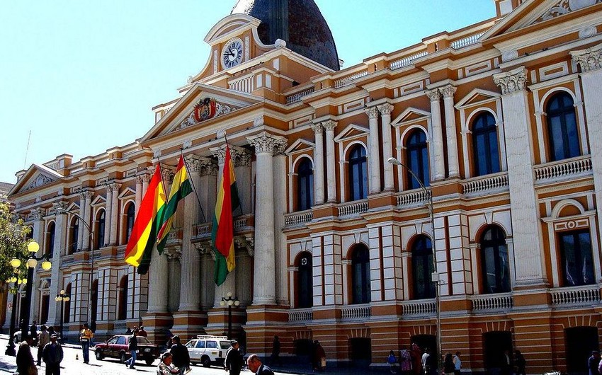 Партия Эво Моралеса получила большинство в обеих палатах парламента Боливии