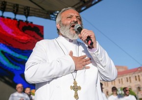 Архиепископ Баграт Галстанян призвал провести очередной митинг протеста в Ереване 15 мая