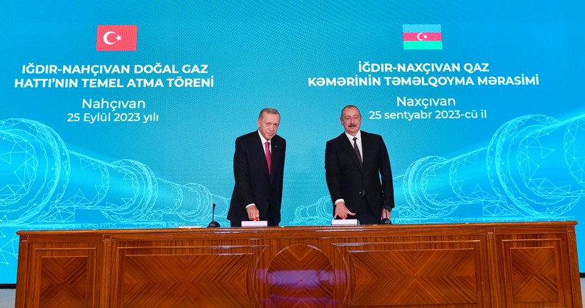 Ильхам Алиев и Реджеп Тайип Эрдоган приняли участие в церемонии закладки фундамента газопровода Ыгдыр-Нахчыва