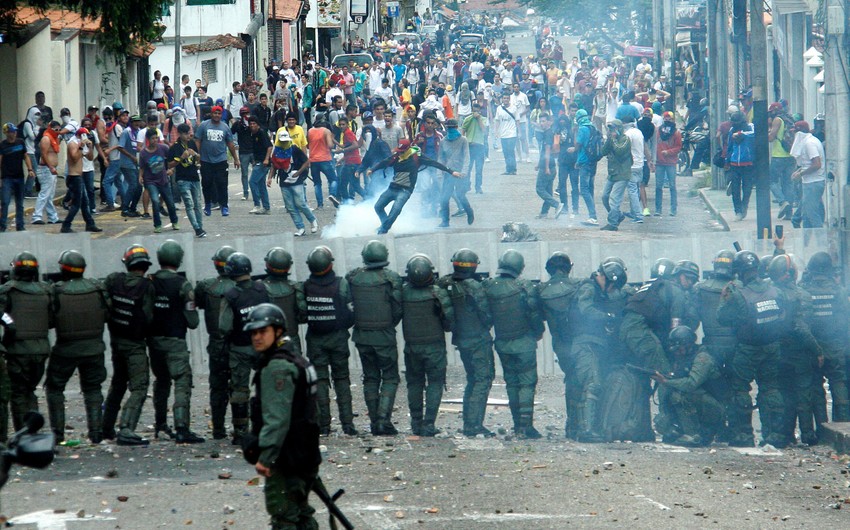 Venesuelada keçirilən etiraz aksiyalarında ölənlərin sayı 69-a çatıb