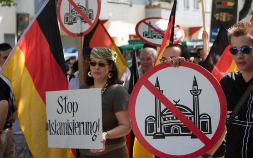 ​Правительство просить немцев воздержаться от антиисламских акций