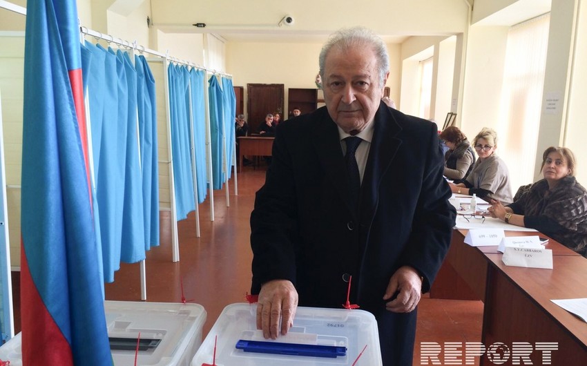 Аяз Муталибов проголосовал на президентских выборах