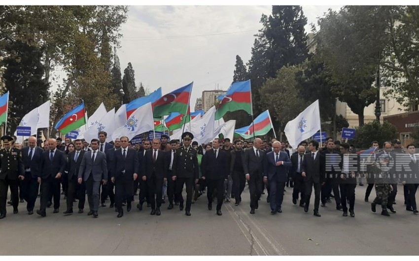 Gəncənin raket atəşinə tutulmasının üçüncü ildönümü ilə bağlı yürüş keçirilib