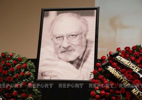 Ilham Aliyev, Mehriban Aliyeva send wreath to farewell ceremony for Rustam Ibrahimbayov'