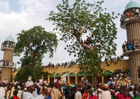 14 people killed after trailer rammed into worshippers in Nigeria