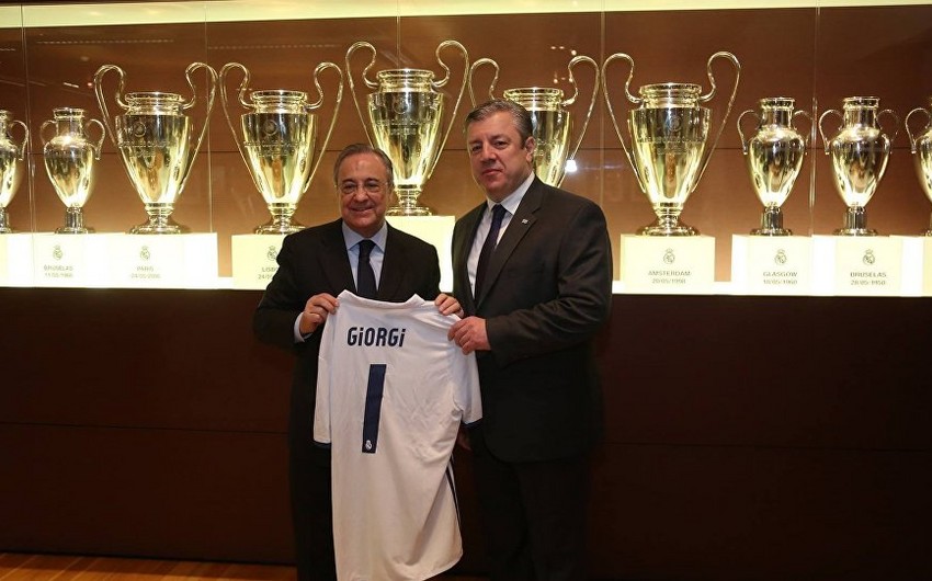Real Madridin prezidenti Gürcüstanın baş nazirinə forma hədiyyə edib