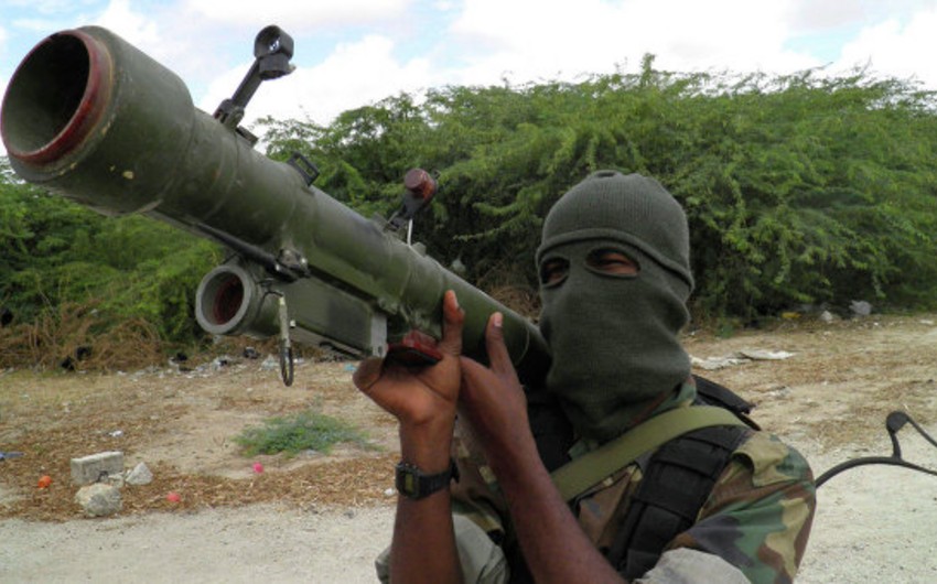 Somalidə yaraqlılar hərbi bazaya hücum edib