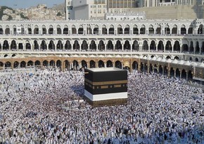 Saudi Arabia bans foreigners from hajj over COVID concerns