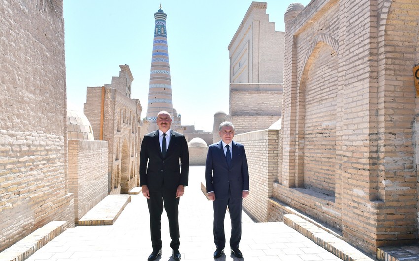 Azerbaijani and Uzbek Presidents view Ichan-Kala Historical Architectural State Museum