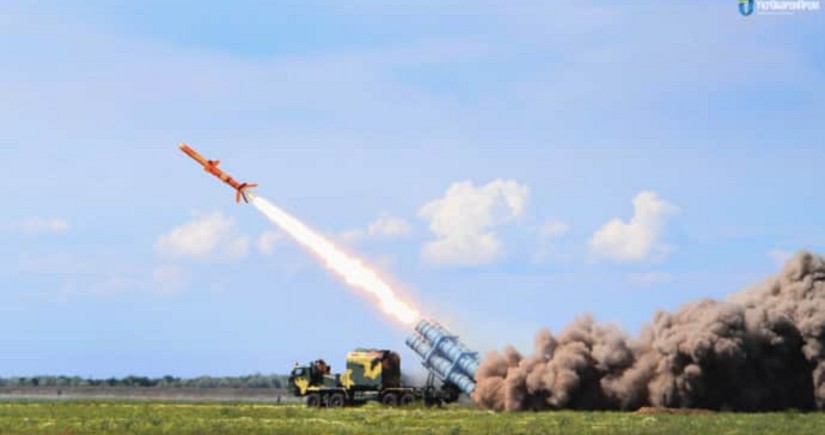 Ukrayna “Long Neptun” raketini sınaqdan keçirib