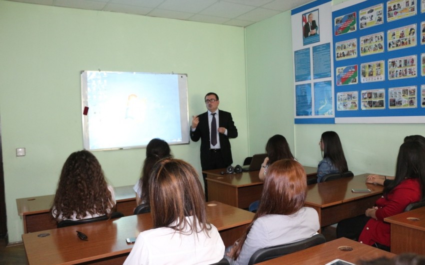 Azərbaycan Universitetinin Humanitar fənlər fakültəsində tanınmış tərcüməçilərlə görüşlərə başlanılıb