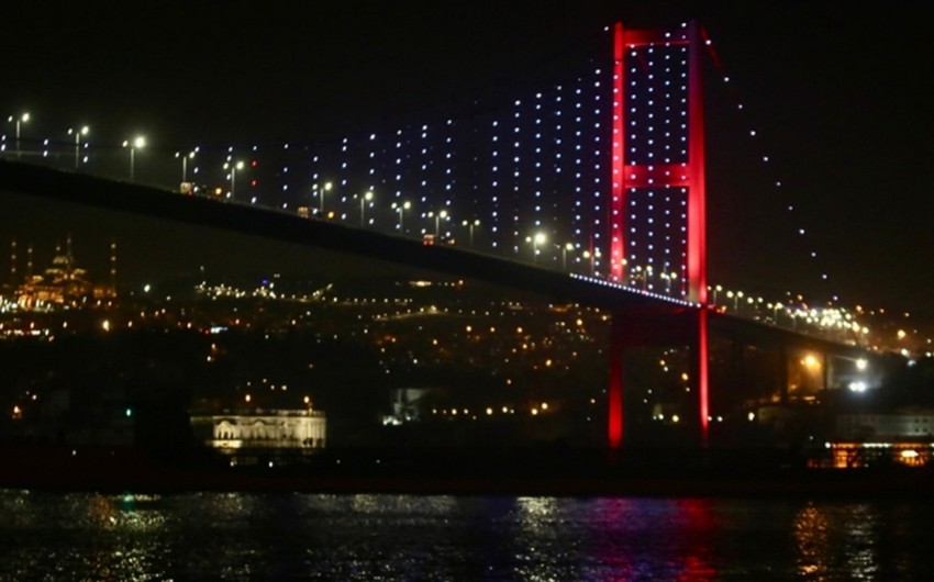 İstanbul boğazında gəmilərin hərəkəti ikitərəfli dayandırılıb