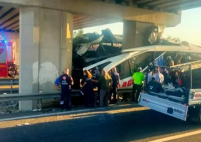 Passenger bus crash in Türkiye: 9 dead, 26 injured