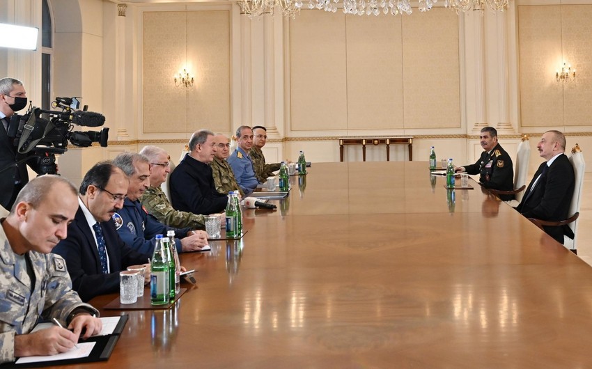 President Ilham Aliyev receives delegation led by Minister of National Defense of Turkiye