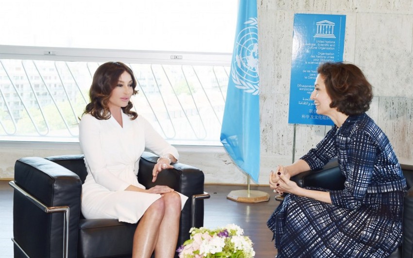 Первый вице-президент Азербайджана встретилась в Париже с гендиректором ЮНЕСКО