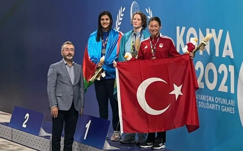 Исламиада: Азербайджанская пловчиха завоевала серебряную медаль
