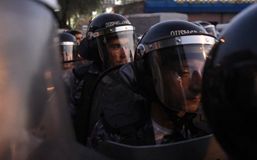 В Ереване полиция из-за беспорядков задержала свыше 160 человек