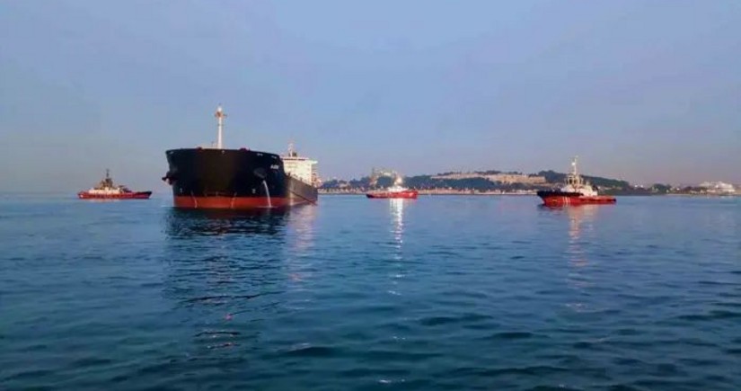 Bulk carrier Alexis runs aground in Bosphorus Strait