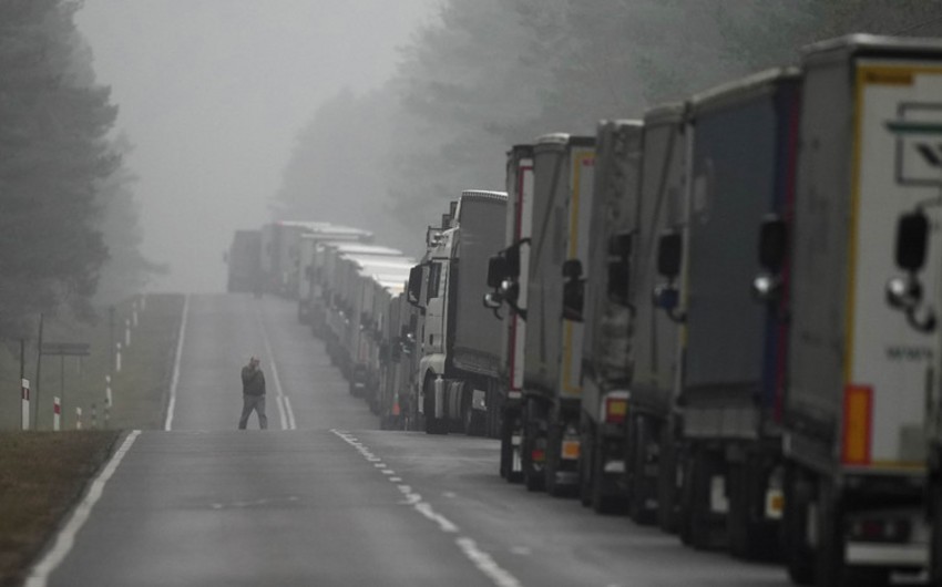 На границе Беларуси со странами Евросоюза скопилось почти 5 тыс. грузовиков