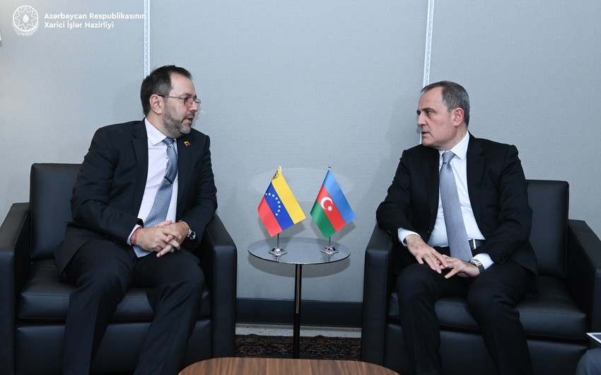 Azerbaijani, Venezuelan FMs discuss cooperation within COP29 framework