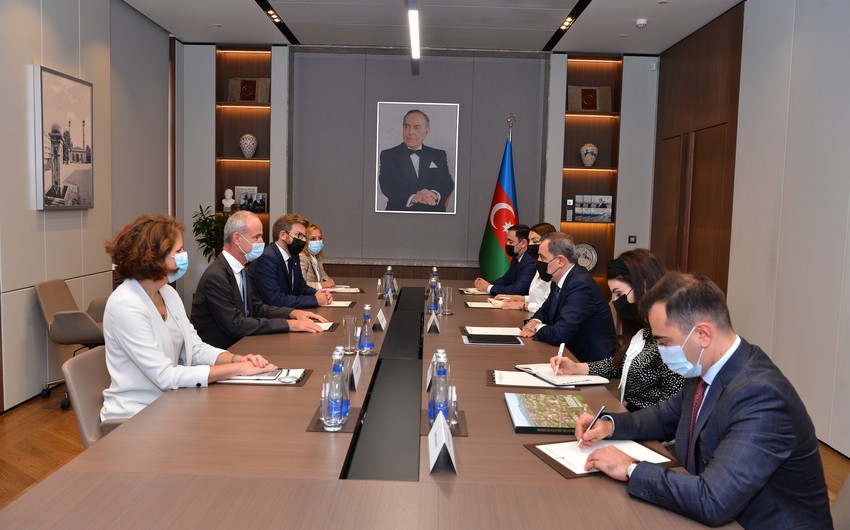 Azerbaijani FM, ICRC Vice-President mull expanding humanitarian mission