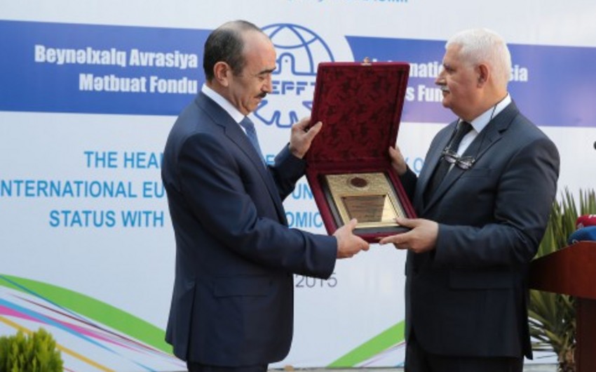 ​Ильхам Алиев удостоен высшей награды Международного Евразийского фонда печати
