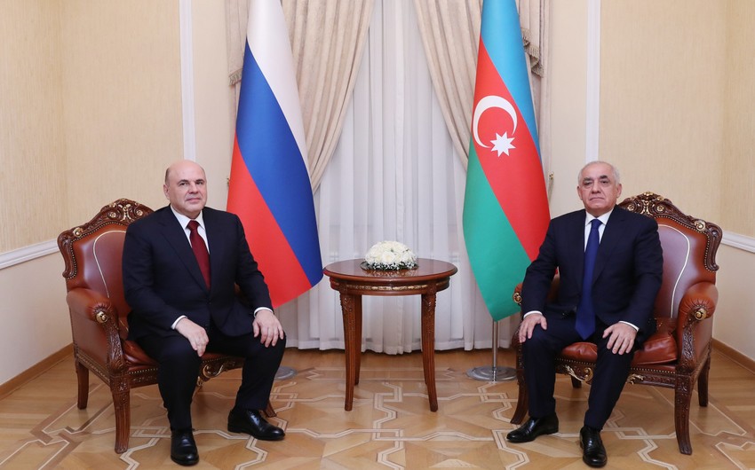 Azerbaijani, Russian PMs discuss joint projects