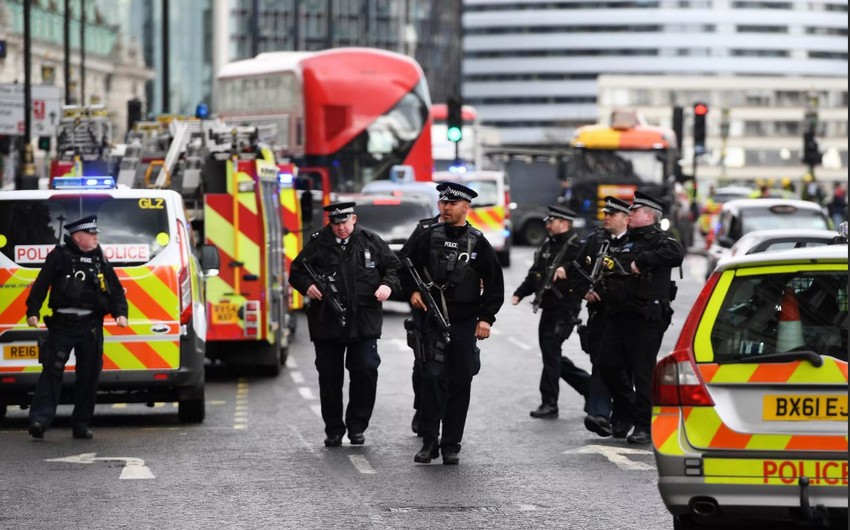 В Лондоне в результате нападений погиб молодой мужчина, 9 человек ранены