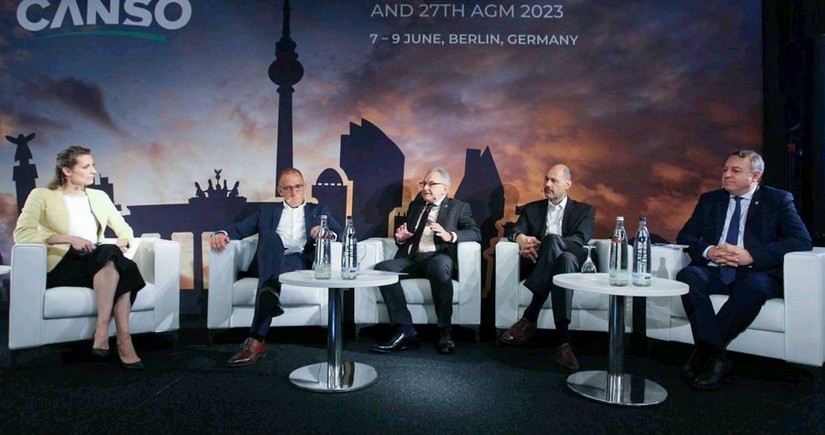 Всемирный саммит по аэронавигации: Берлин передал эстафету Баку