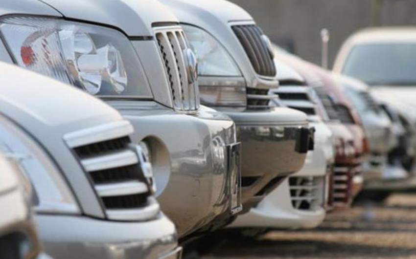 Azerbaijan sharply reduces import of cars