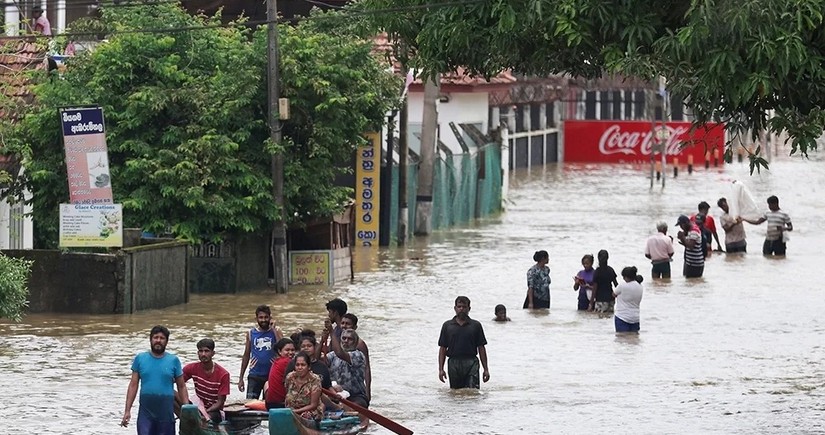 Sri Lanka closes schools as floods hammer Colombo