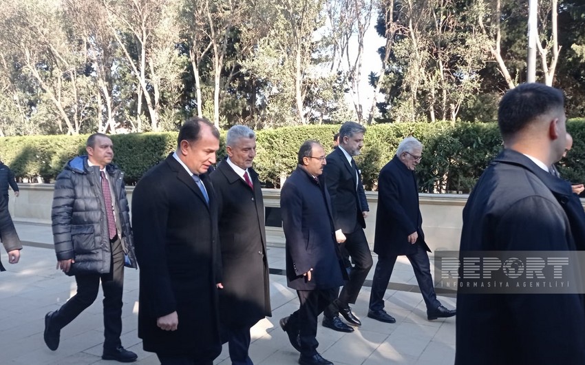 Turkish Trade Minister visits Alley of Martyrs