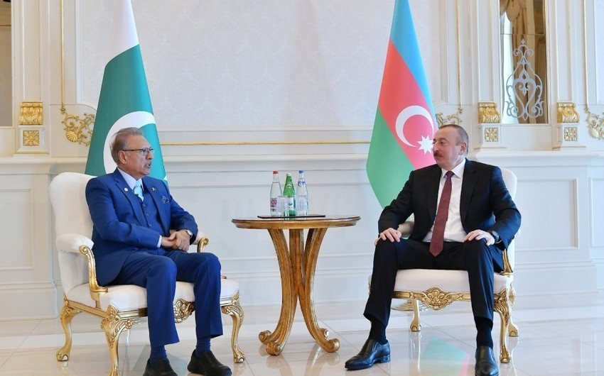 Azerbaijani, Pakistani presidents hold phone call