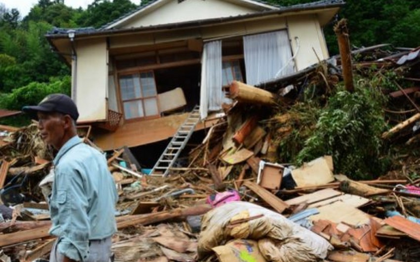Число жертв наводнений в Японии возросло до 18